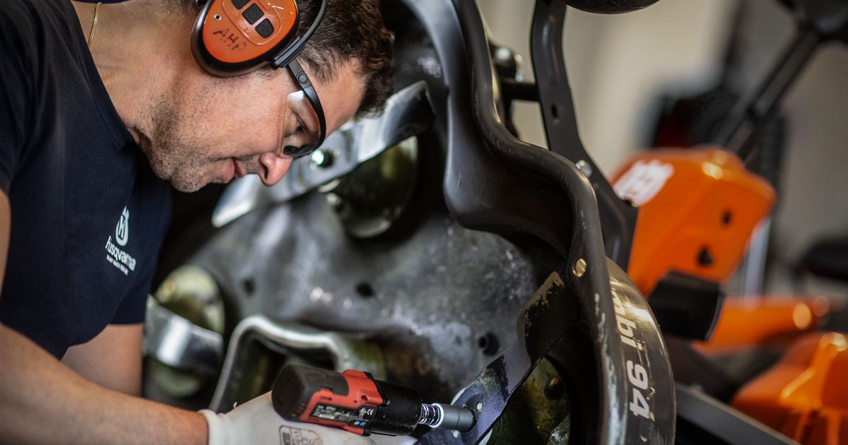 Ovlašćeni Husqvarna servis — stručni rad na mašini